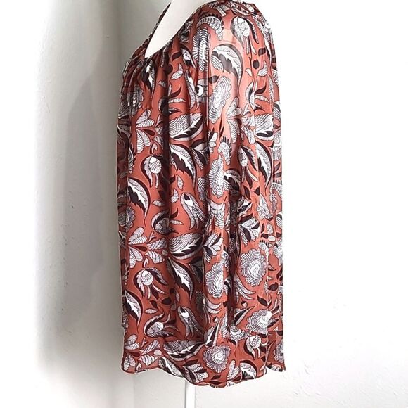 Cato Rust Color Top with Black & White Floral Designs & Bell Sleeves Size 18/20W - Picture 6 of 9